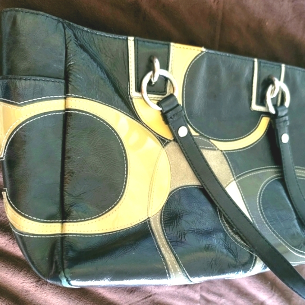 Vintage Coach Women's Patent Leather and Suede Inlaid Purse Bag